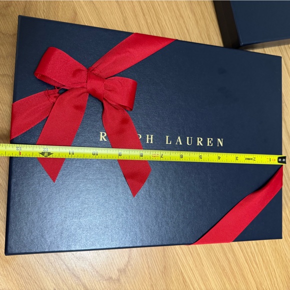Ralph Lauren Gift Boxes (Set of 2) – Elegant Navy with Red Ribbon - Picture 9 of 12